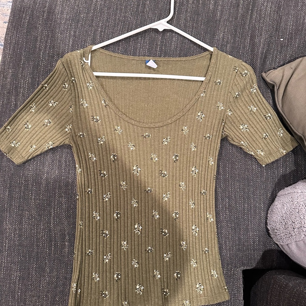 Old Navy Olive Short Sleeve Top with Floral Design